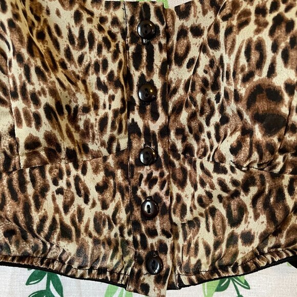 Forever 21 Crop Size Medium Cheetah Print W/ Buttons (Does Not Button Up) A1 - Picture 2 of 4